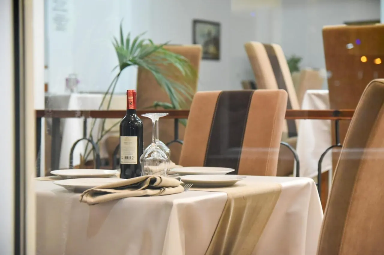 Prive City Hotel Sarandë